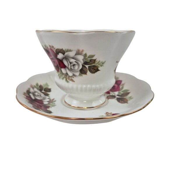 Royal Albert China England Tea Cup Saucer Set Pink White Rose Design Gold Trim - Picture 6 of 10